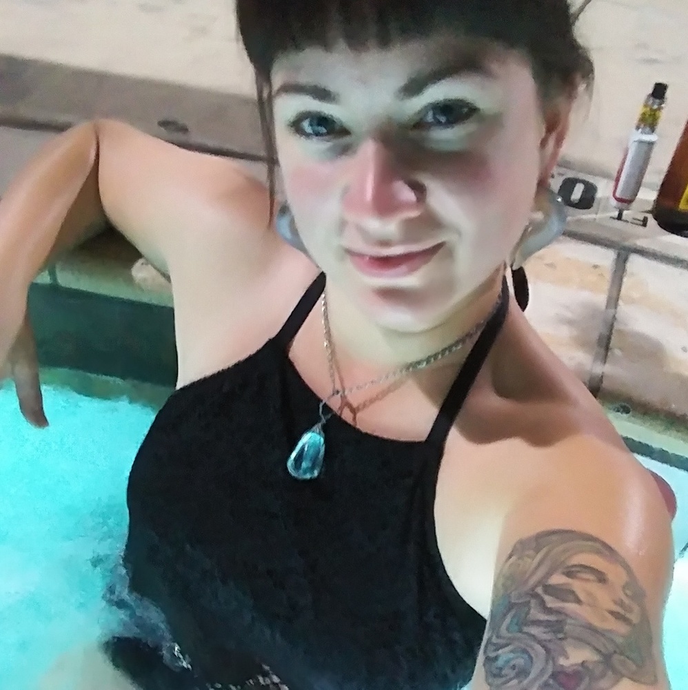 Meet your Posher, Valerie